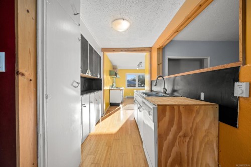 1120 5Th St, Courtenay, BC 