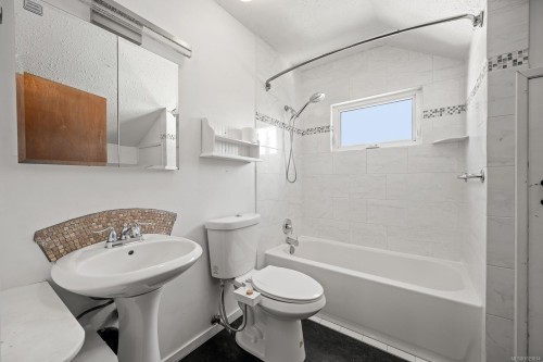 1120 5Th St, Courtenay, BC 