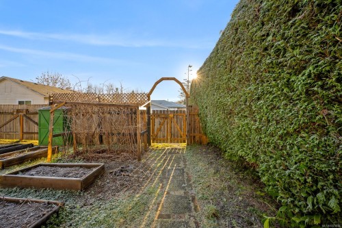 1120 5Th St, Courtenay, BC 