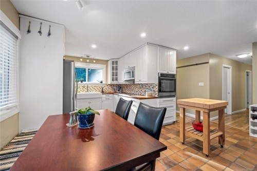 2763 Parker Rd, Nanoose Bay, BC 