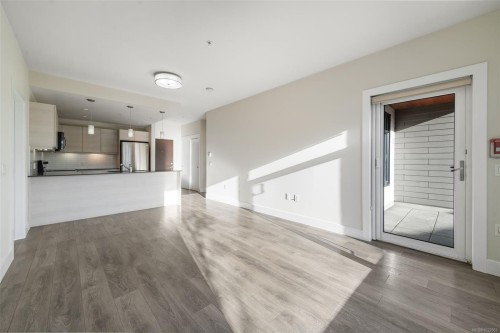 110-3815 Rowland Ave, Saanich, BC - Indoor