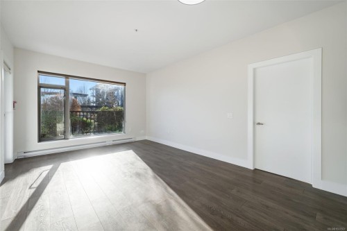 110-3815 Rowland Ave, Saanich, BC - Indoor Photo Showing Other Room