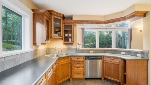 3200 Poppleton Rd, Nanaimo, BC 