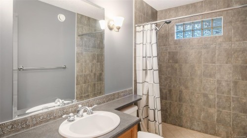 3200 Poppleton Rd, Nanaimo, BC 