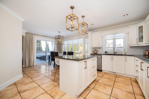 Cuisine - 2491 Rue Dalbis, Laval (Chomedey), QC - Indoor Photo Showing Kitchen With Upgraded Kitchen