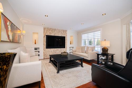 Salle familiale - 2491 Rue Dalbis, Laval (Chomedey), QC - Indoor Photo Showing Living Room