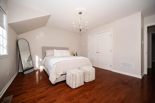 Chambre à coucher - 2491 Rue Dalbis, Laval (Chomedey), QC - Indoor Photo Showing Bedroom