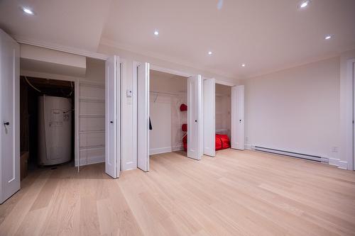 Bureau - 2491 Rue Dalbis, Laval (Chomedey), QC - Indoor Photo Showing Other Room