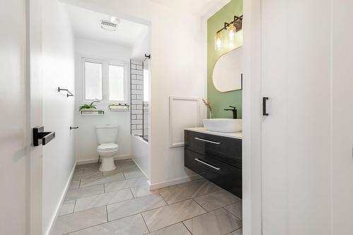 Salle de bains - 3370 Rue De L'Université, Longueuil (Saint-Hubert), QC - Indoor Photo Showing Bathroom