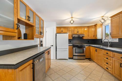 Cuisine - 3370 Rue De L'Université, Longueuil (Saint-Hubert), QC - Indoor Photo Showing Kitchen With Double Sink