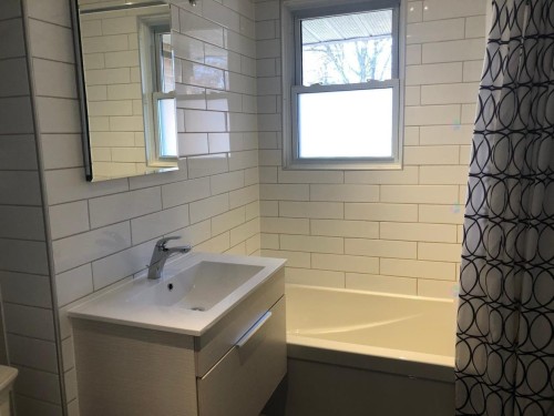 Salle de bains - 15 Av. Laurelwood, Pointe-Claire, QC - Indoor Photo Showing Bathroom