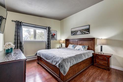 Chambre à coucher principale - 773 Rue Julien, Laval (Sainte-Dorothée), QC - Indoor Photo Showing Bedroom