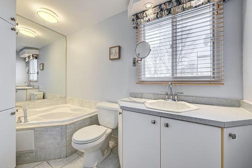 Salle de bains - 773 Rue Julien, Laval (Sainte-Dorothée), QC - Indoor Photo Showing Bathroom