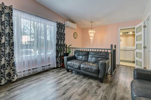 Salon - 773 Rue Julien, Laval (Sainte-Dorothée), QC - Indoor Photo Showing Living Room