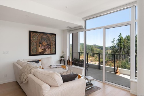 602-2000 Hannington Rd, Langford, BC - Indoor