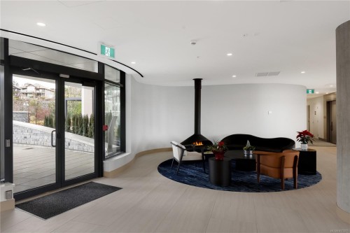 602-2000 Hannington Rd, Langford, BC - Indoor Photo Showing Other Room