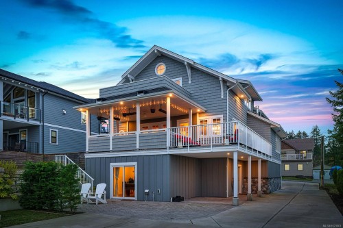 3839/3841 Ross Ave, Royston, BC 