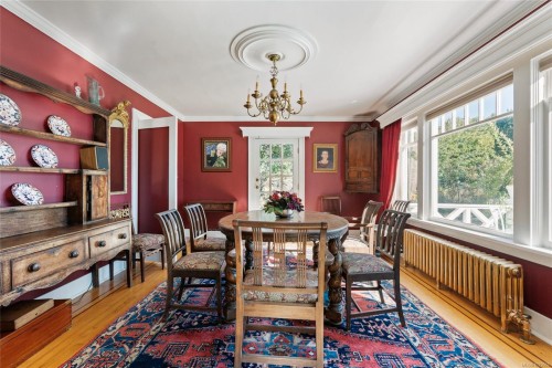 3045 Mcanally Rd, Saanich, BC 