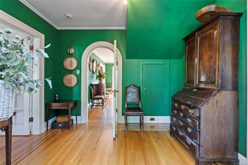 3045 Mcanally Rd, Saanich, BC 