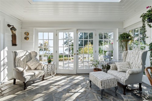 3045 Mcanally Rd, Saanich, BC 