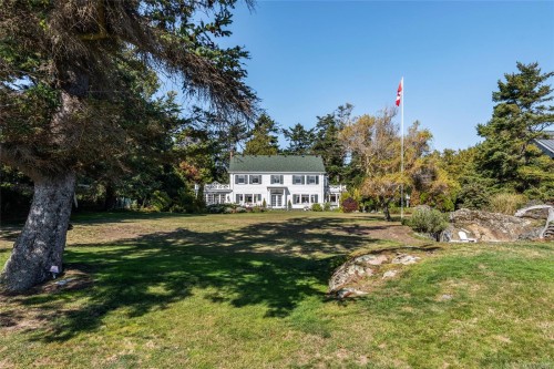 3045 Mcanally Rd, Saanich, BC 