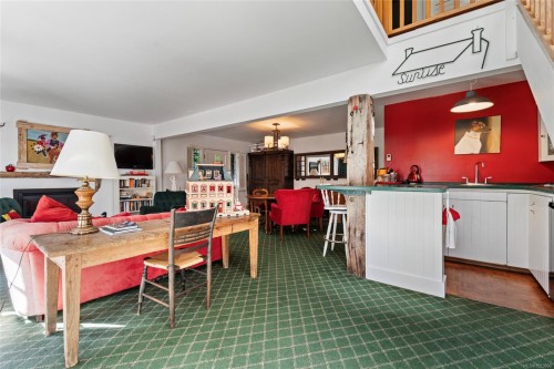 3045 Mcanally Rd, Saanich, BC 