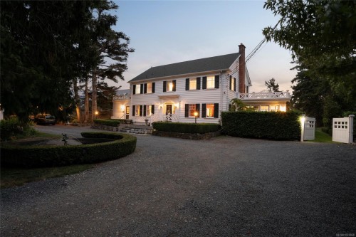 3045 Mcanally Rd, Saanich, BC 