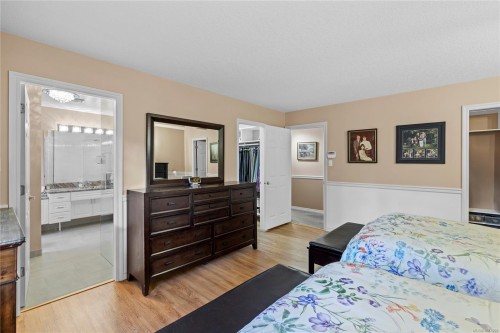 566 Crescent Rd West, Qualicum Beach, BC 