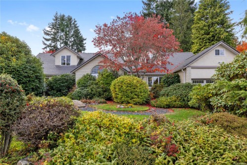 566 Crescent Rd West, Qualicum Beach, BC 