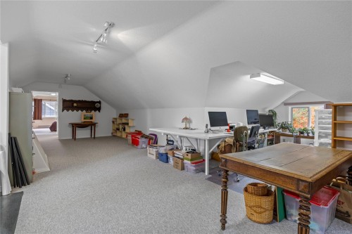 566 Crescent Rd West, Qualicum Beach, BC 