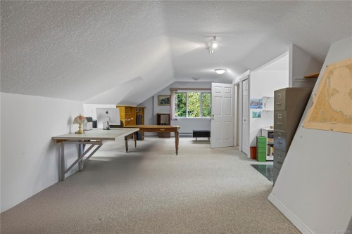 566 Crescent Rd West, Qualicum Beach, BC 