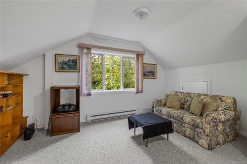 566 Crescent Rd West, Qualicum Beach, BC 