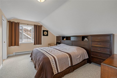 566 Crescent Rd West, Qualicum Beach, BC 