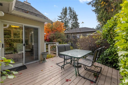 566 Crescent Rd West, Qualicum Beach, BC 