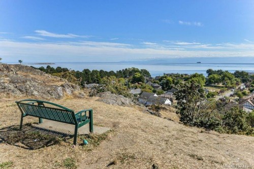 3-1434 Brooke St, Victoria, BC 