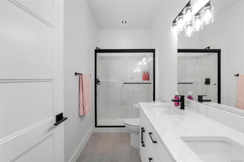 4356 Bains Mill Rd, Duncan, BC - Indoor Photo Showing Bathroom