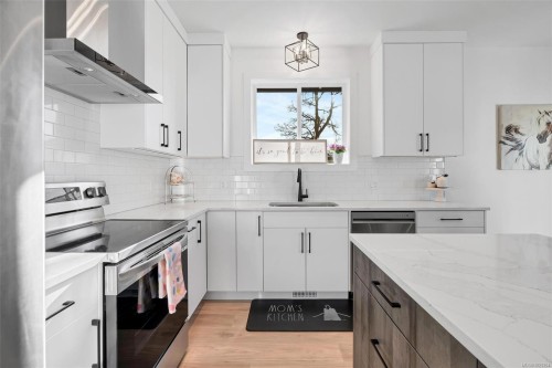 4356 Bains Mill Rd, Duncan, BC - Indoor Photo Showing Kitchen With Upgraded Kitchen