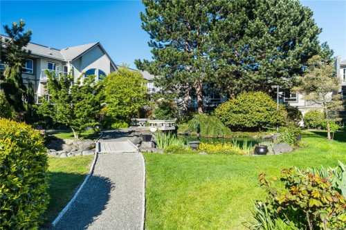 220-2245 James White Blvd, Sidney, BC - Outdoor