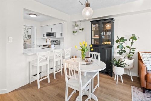 220-2245 James White Blvd, Sidney, BC - Indoor Photo Showing Dining Room