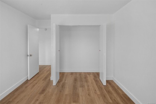 303-2095 Oak Bay Ave, Oak Bay, BC - Indoor Photo Showing Other Room