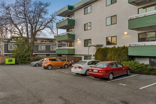 303-2095 Oak Bay Ave, Oak Bay, BC - Outdoor