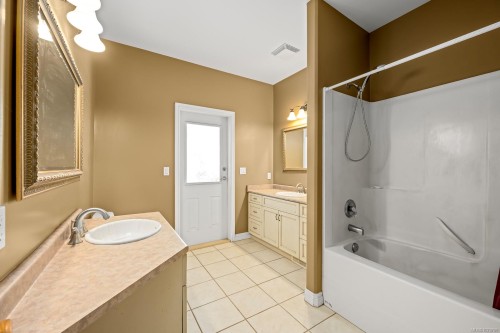 2156 Coleman Rd, Courtenay, BC 