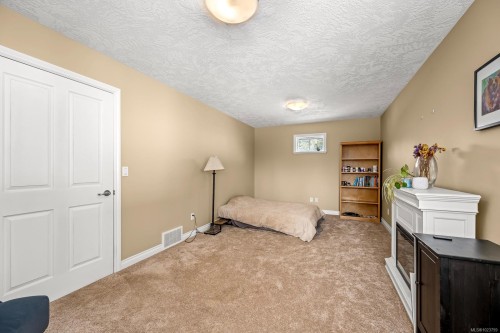 2156 Coleman Rd, Courtenay, BC 