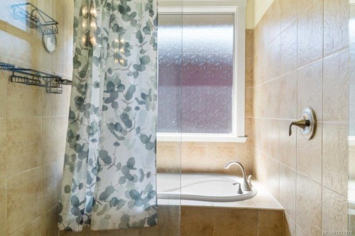 602 Steele Pl, Ladysmith, BC 