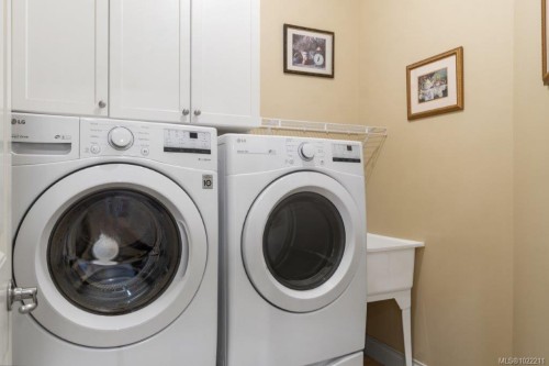 602 Steele Pl, Ladysmith, BC 