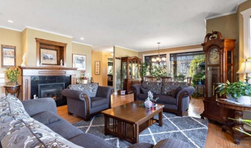 602 Steele Pl, Ladysmith, BC 