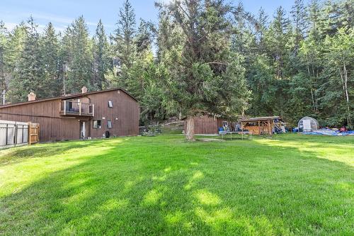 4662&4658 Birch Lane, Barriere, BC - Outdoor With Backyard