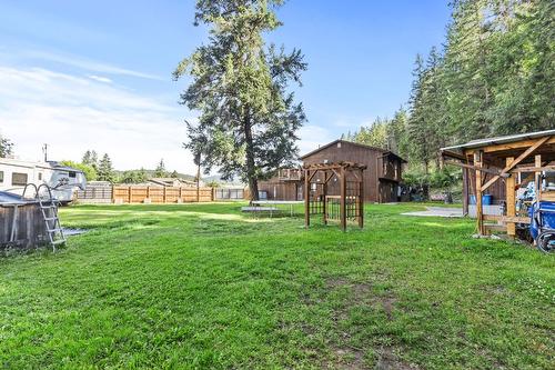 4662&4658 Birch Lane, Barriere, BC - Outdoor With Backyard