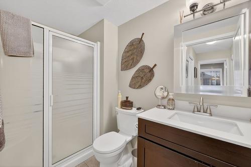 107-3880 Brown Road, West Kelowna, BC - Indoor Photo Showing Bathroom