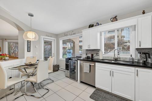 107-3880 Brown Road, West Kelowna, BC - Indoor Photo Showing Kitchen With Double Sink